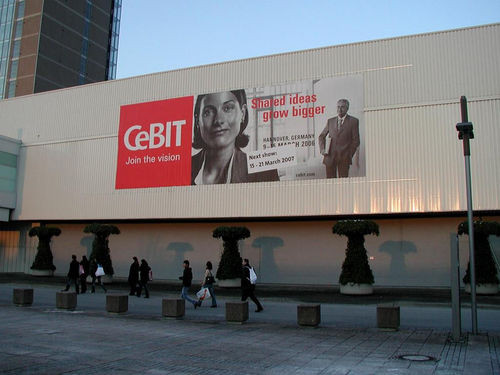 逆境中求发展 09年Intel与AMD行业趋势 