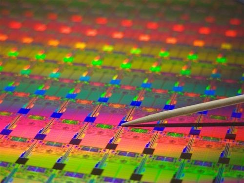 晶体管六十年 多核服务器市场将更精彩 晶体管六十年 多核服务器市场将更精彩