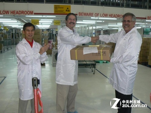 AMD官方宣布16核心推土机出货（组图） 